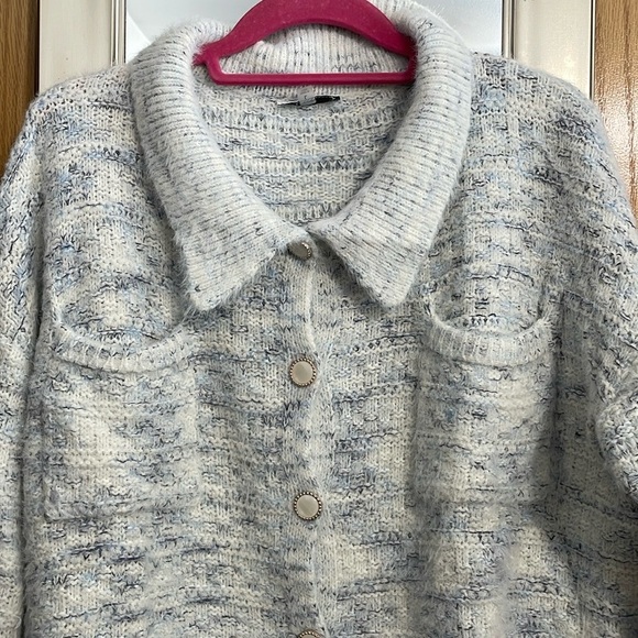 Sioni size Large button up long sleeve sweater white blue fuzzy pear buttons - Picture 2 of 11